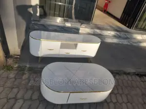 1,50 Cm ቲቪ እስታንድ እና ጠረጴዛ