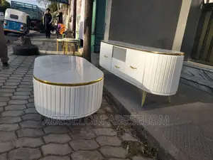 1,50 Cm ቲቪ እስታንድ እና ጠረጴዛ