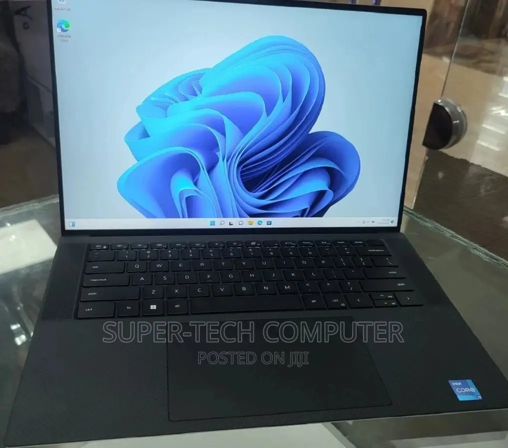 New Laptop Dell XPS 15 16GB Intel Core I7 SSD 512GB