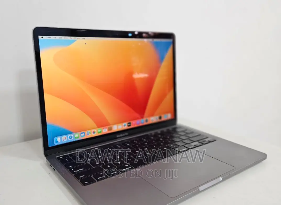 New Laptop Apple MacBook 2020 32GB Intel Core I7 SSD 2T