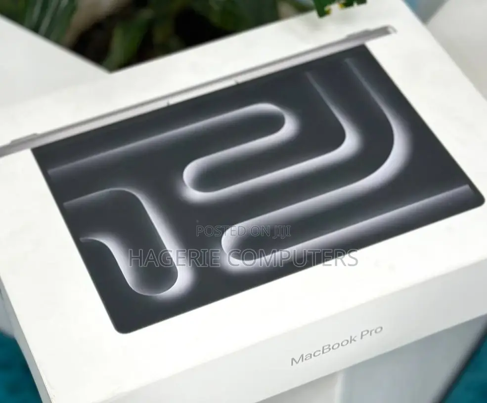 New Laptop Apple MacBook Pro 8GB Apple M3 HDD 1T