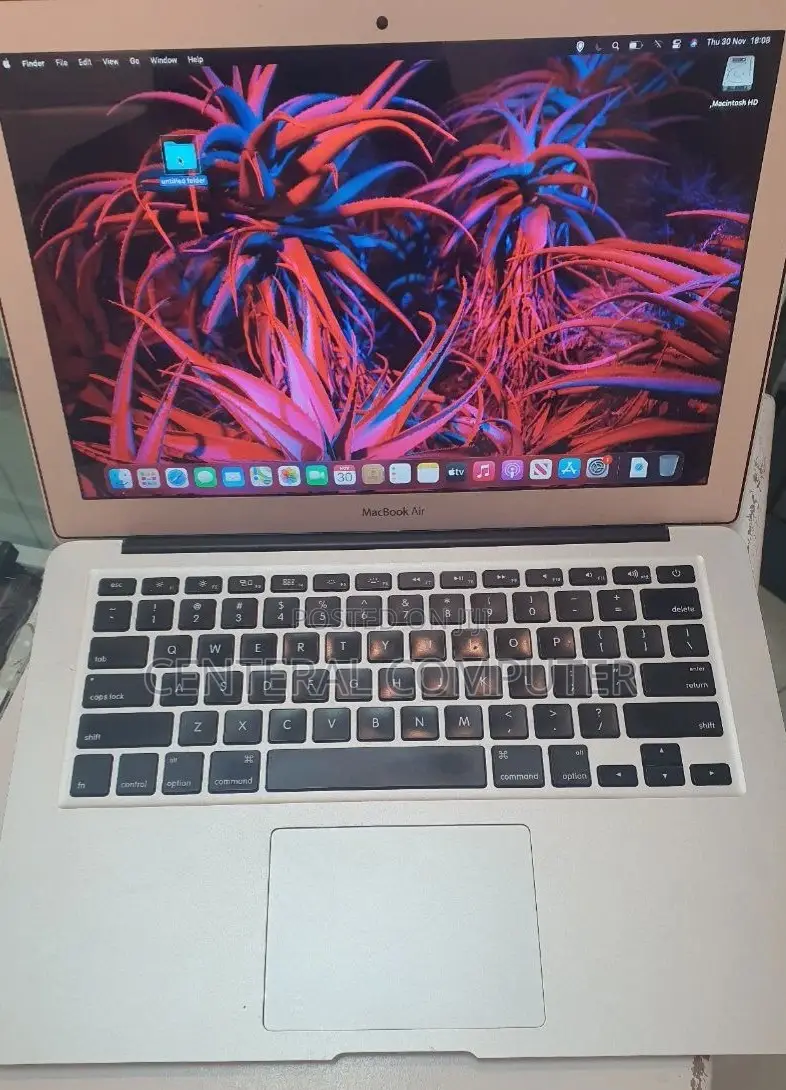 New Laptop Apple MacBook Air 2017 8GB Intel Core I7 SSD 256GB