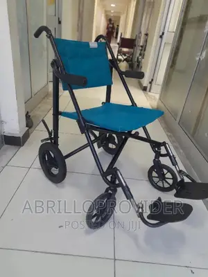 Small Chair~Wheelchair:Wheelchair~Wheelchair*Wheelchair