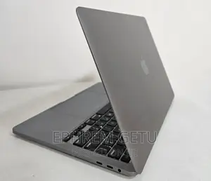 Photo - New Laptop Apple MacBook Pro 2020 32GB Intel Core I7 SSD 2T