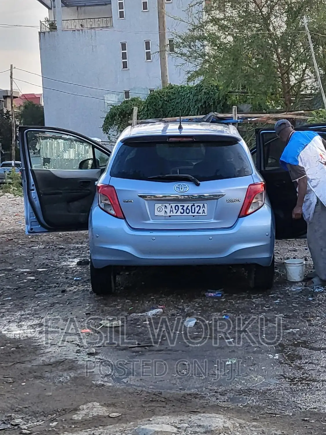 Toyota Yaris L Hatchback 5dr 2012 Blue