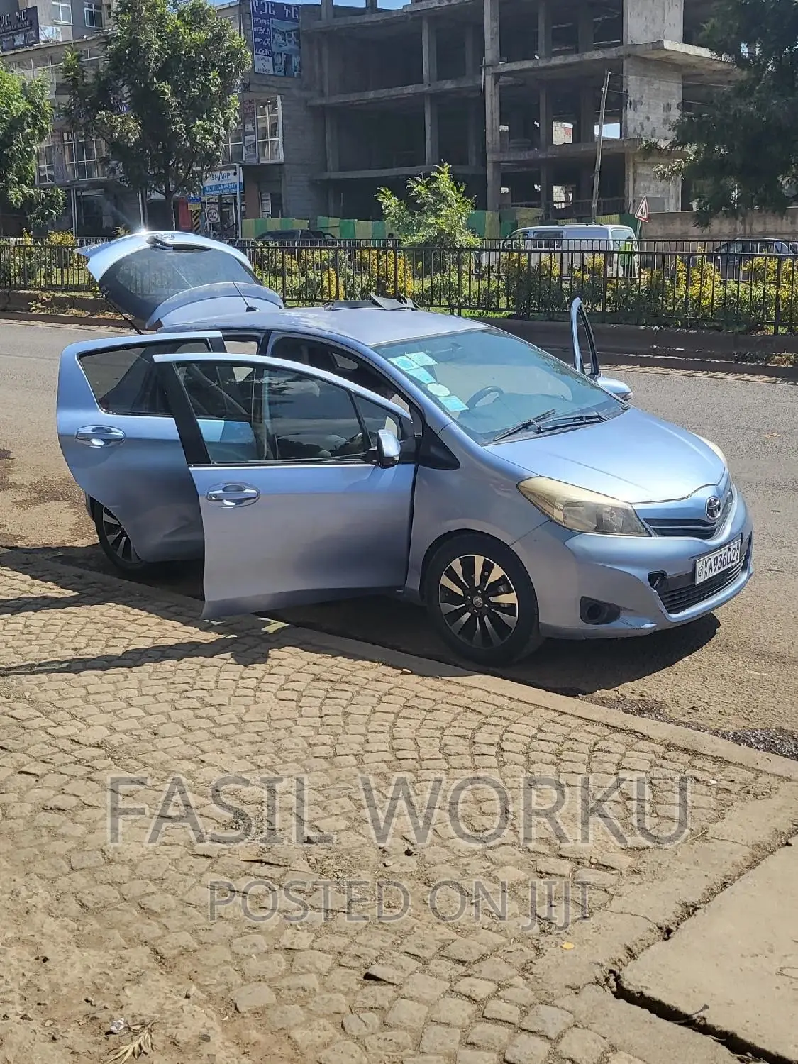 Toyota Yaris L Hatchback 5dr 2012 Blue