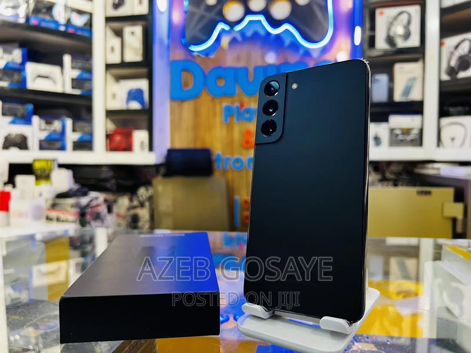 New Samsung Galaxy S22 5G 256 GB Black