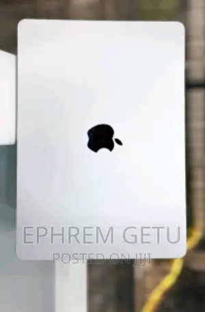 Photo - New Laptop Apple MacBook Air 2022 M2 8GB Apple M2 SSD 256GB