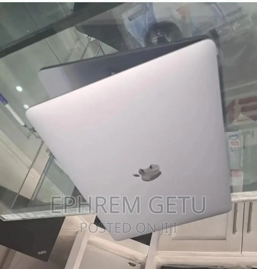 New Laptop Apple MacBook Pro M1 8GB Apple M1 Pro SSD 256GB