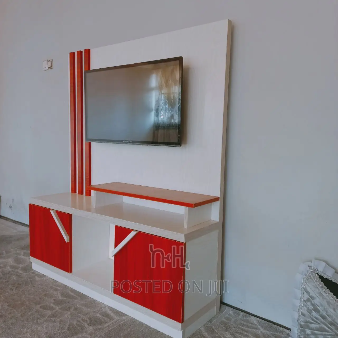 Tb Stand With Shelves