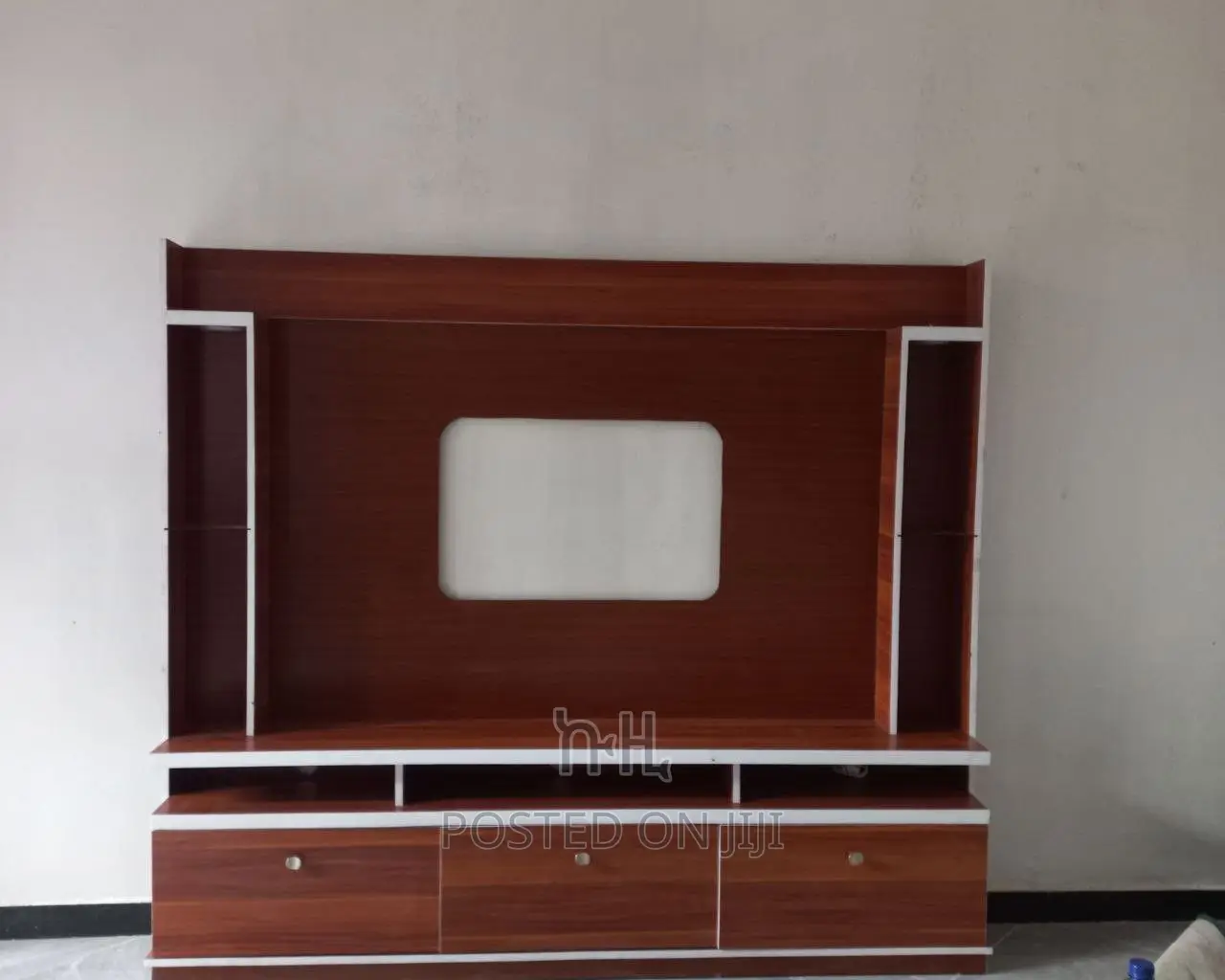 Tb Stand With Shelves