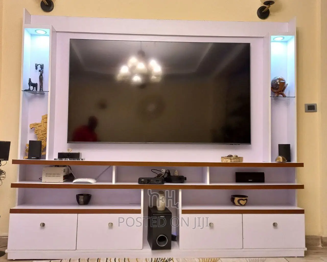 Tb Stand With Shelves