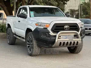 Toyota Tacoma 2020 White