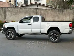 Toyota Tacoma 2020 White