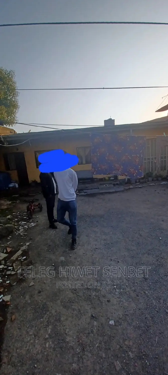 የሚሸጥ ቆንጆ የቦታ አቀማመጥ ያለው ቦታ