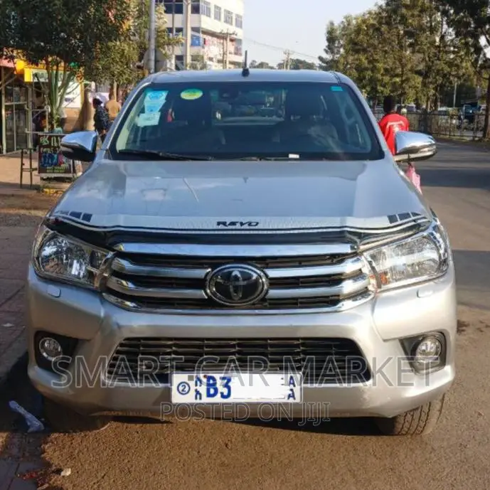 Toyota Hilux 2018 Silver