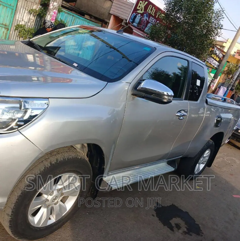 Toyota Hilux 2018 Silver
