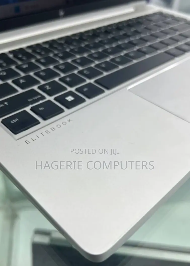 New Laptop HP EliteBook 830 G8 16GB Intel Core I5 SSD 512GB