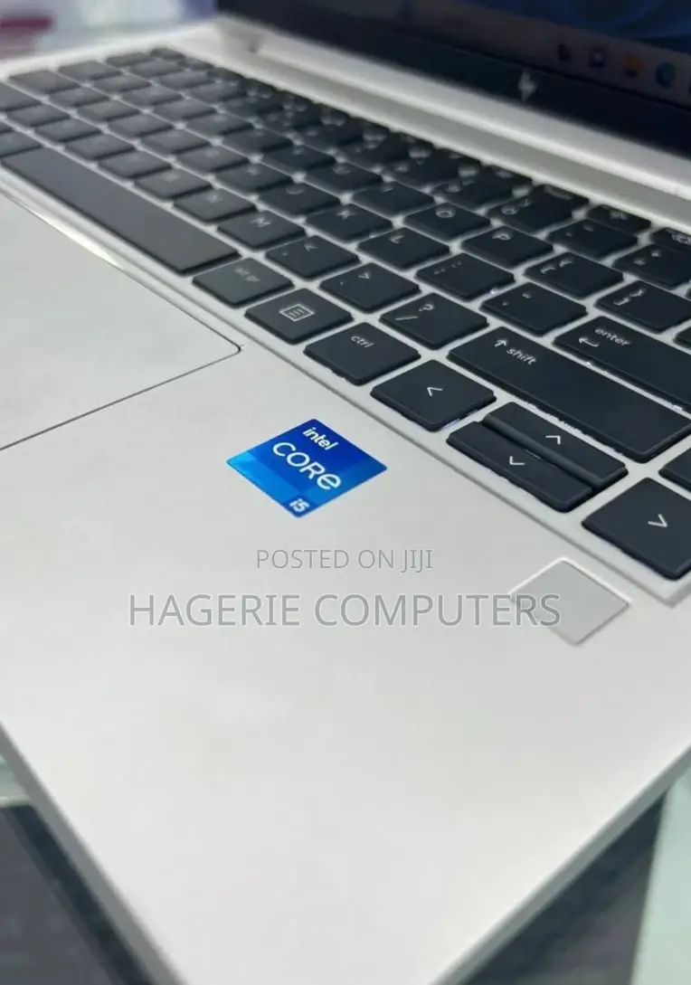 New Laptop HP EliteBook 830 G8 16GB Intel Core I5 SSD 512GB
