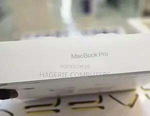 New Laptop Apple MacBook Pro 2022 M2 16GB Apple M2 SSD 512GB