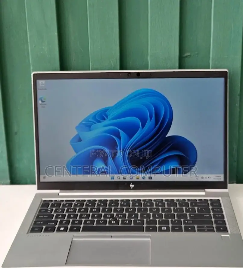 New Laptop HP 250 G8 16GB Intel Core I5 SSD 512GB