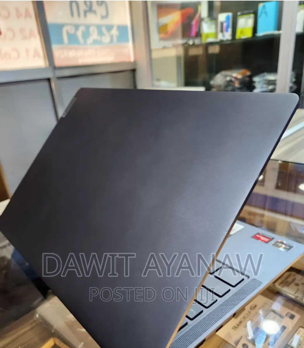 New Laptop Lenovo 12GB AMD Ryzen 5 SSD 512GB