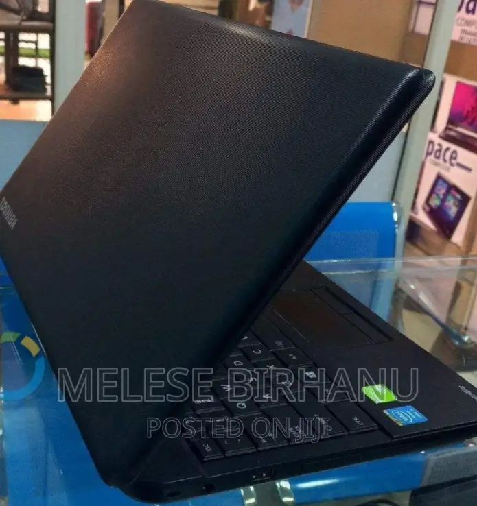 New Laptop Toshiba Satellite C50A 4GB Intel Core I5 SSD 500GB