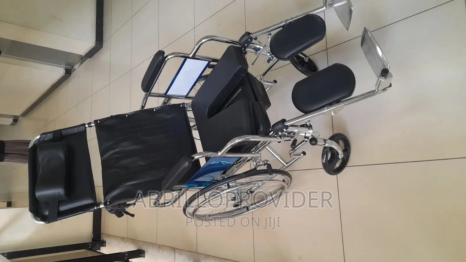 Wheelchair<Commode Wheelchair<Reclining Wheelchair>Wheel