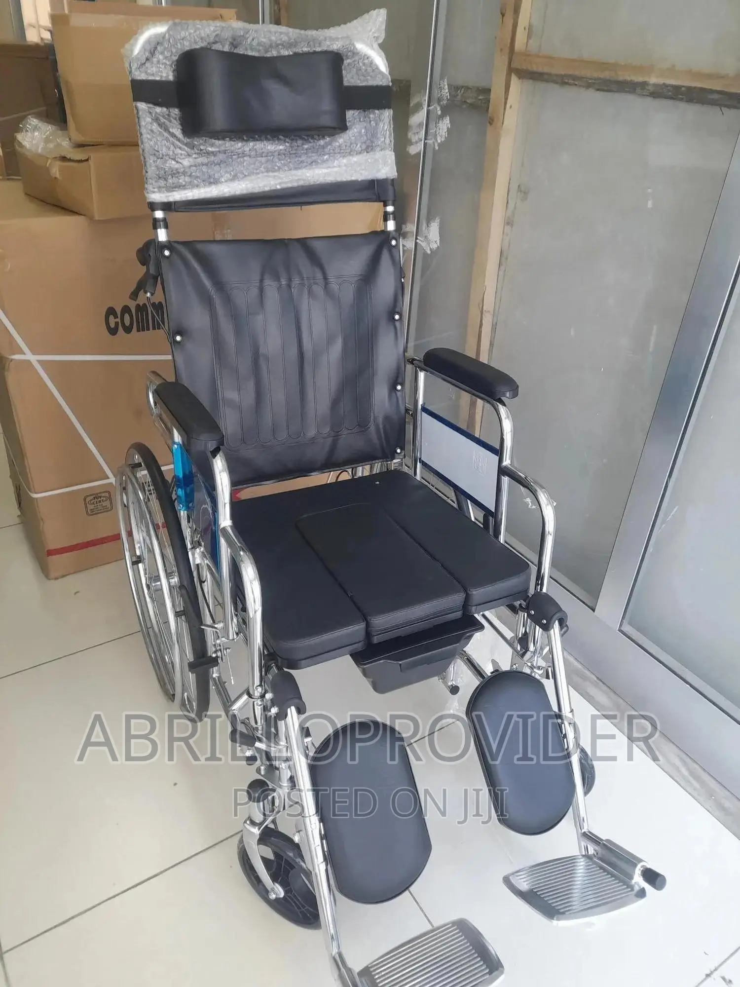 Mobility Wheelchair/Commode Wheelchair/Toilet Wheelchair/