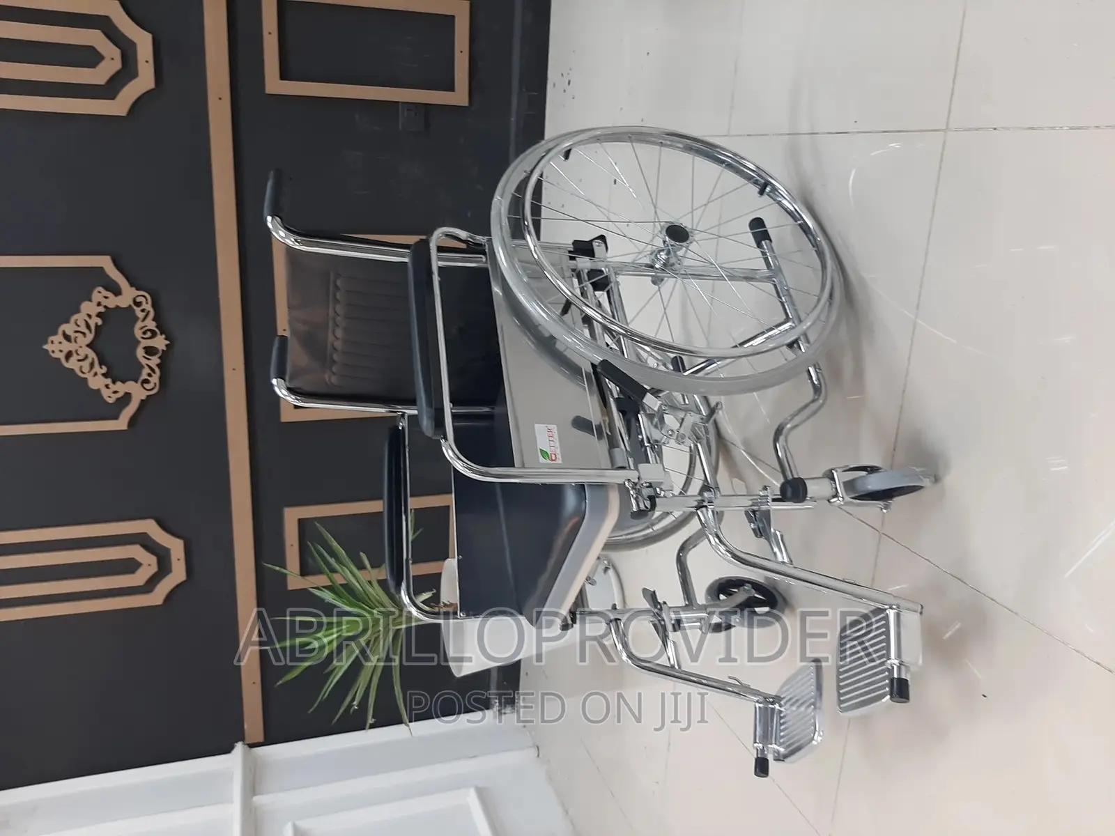 Potty Wheelchair:Wheelchair>Wheelchair<Wheelchair>Wheelchair