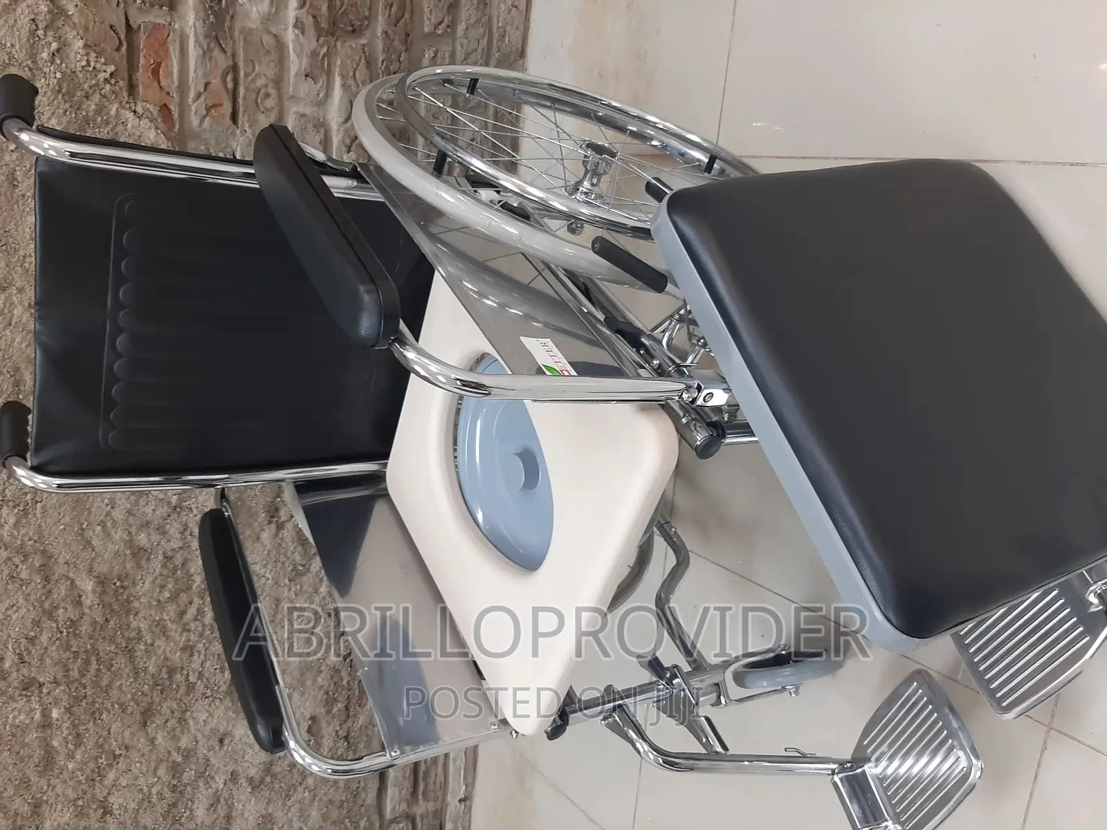 New Commode+Toilet Wheelchair<Wheelchair>Wheelchair{Fordable