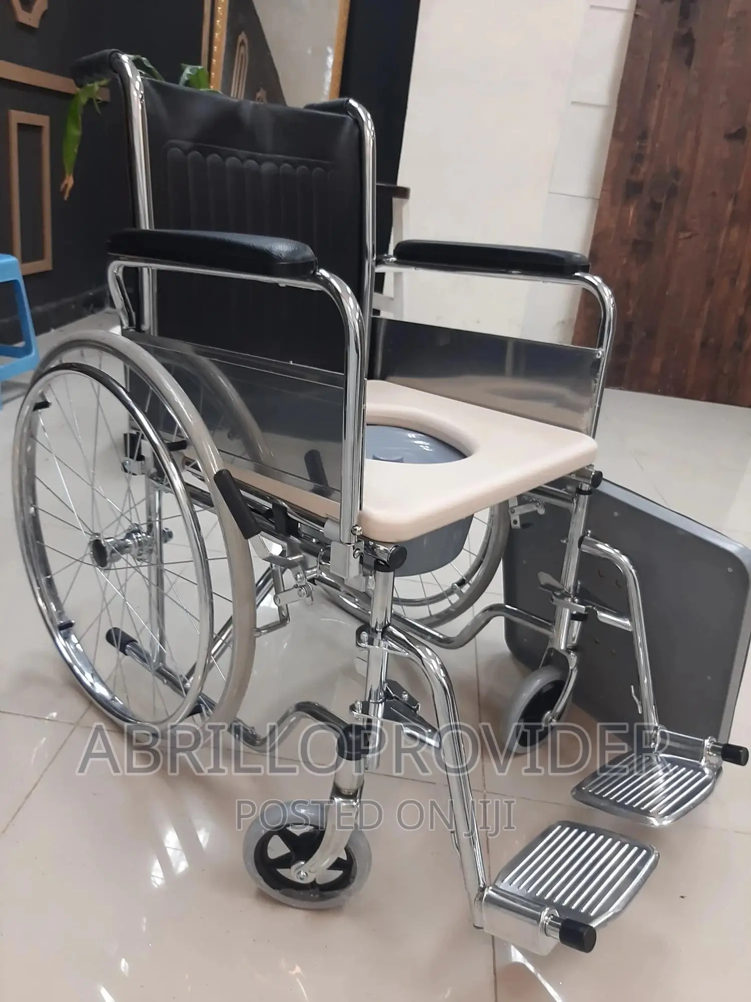 ከክዳን ሽፋንጋር Potty Wheelchair{Wheelchair|Wheelchair"Wheelchair