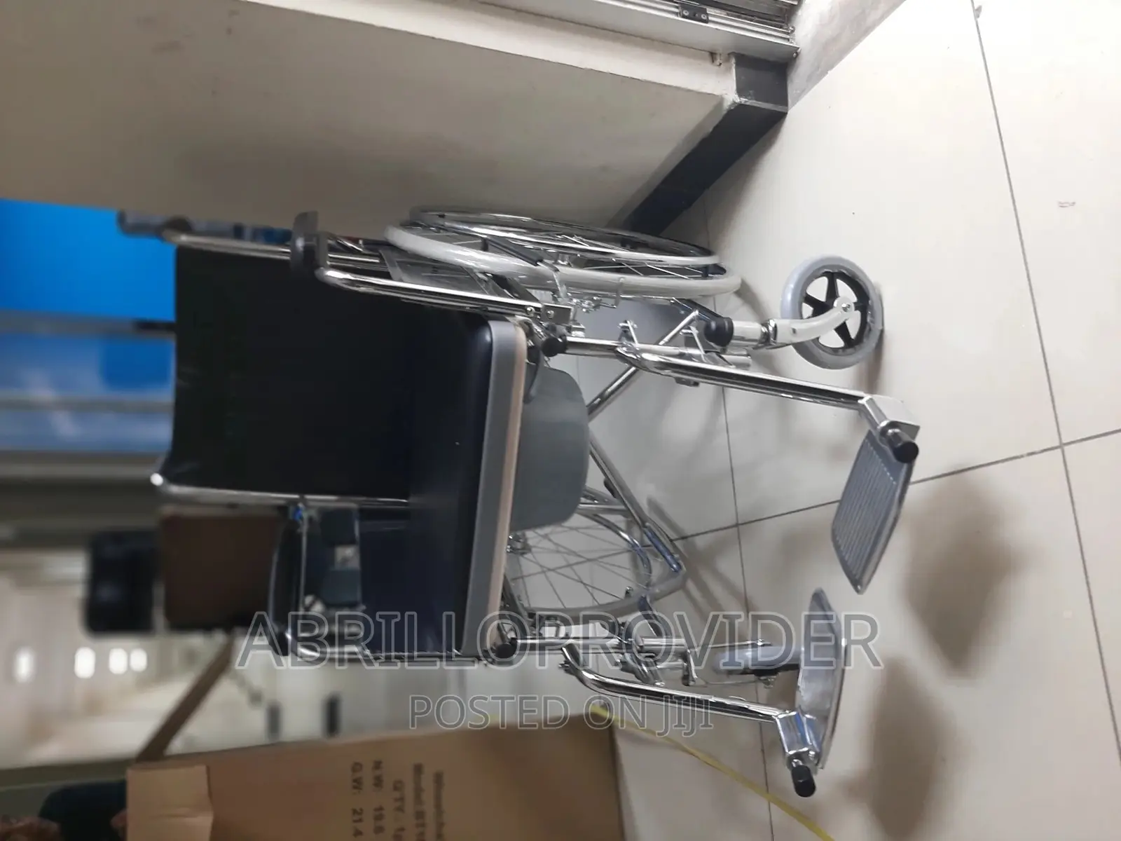 STURDY FRAME Commode Wheelchair<Wheelchair>Wheelchair<Toilet