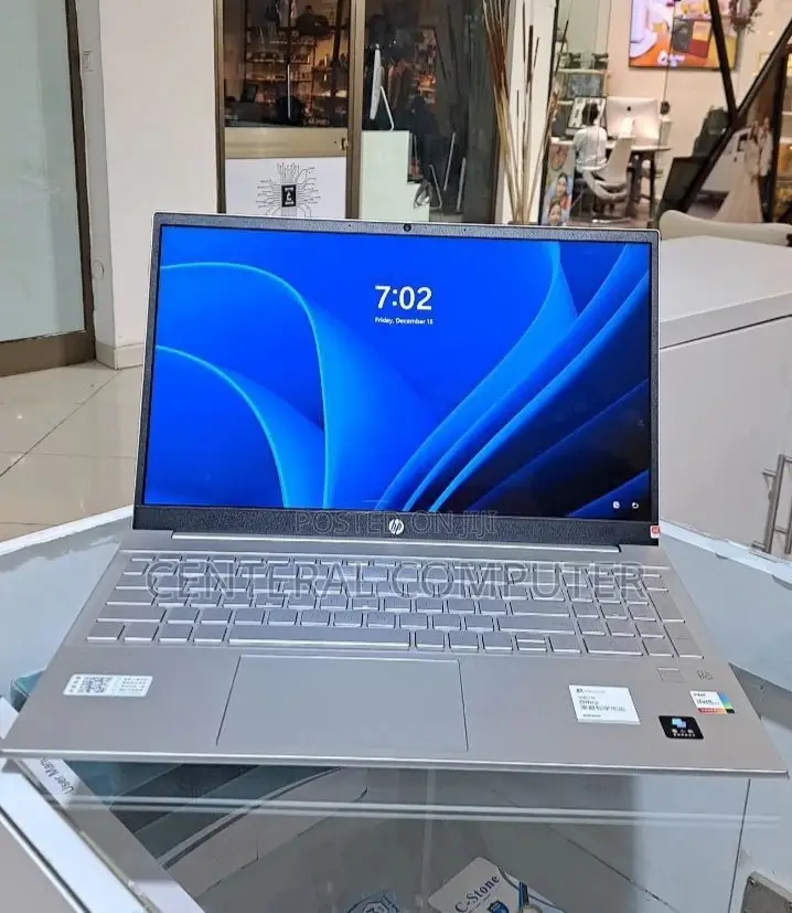 New Laptop HP Pavilion 15-Cs3063cl 16GB Intel Core I5 SSD 512GB