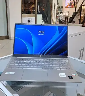 New Laptop HP Pavilion 15-Cs3063cl 16GB Intel Core I5 SSD 512GB