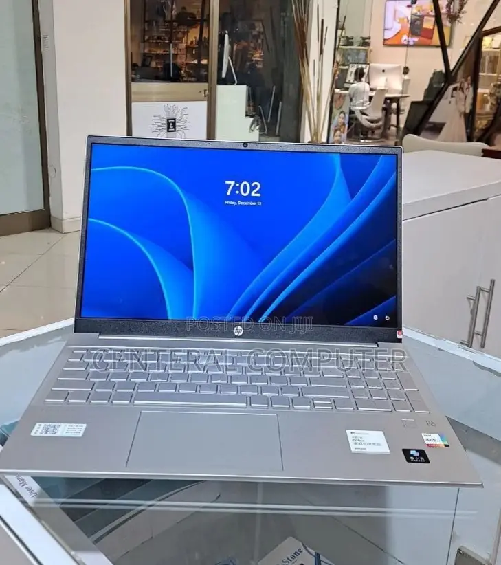 New Laptop HP Pavilion 15-Cs3063cl 16GB Intel Core I5 SSD 512GB