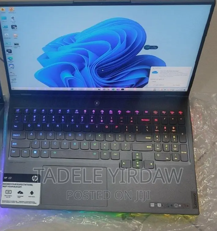 New Laptop Lenovo Legion 7 32GB AMD Ryzen 9 SSD 1T