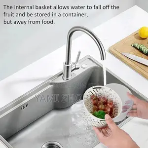  Four - Piece Set of Airtight Round Draining Crisper