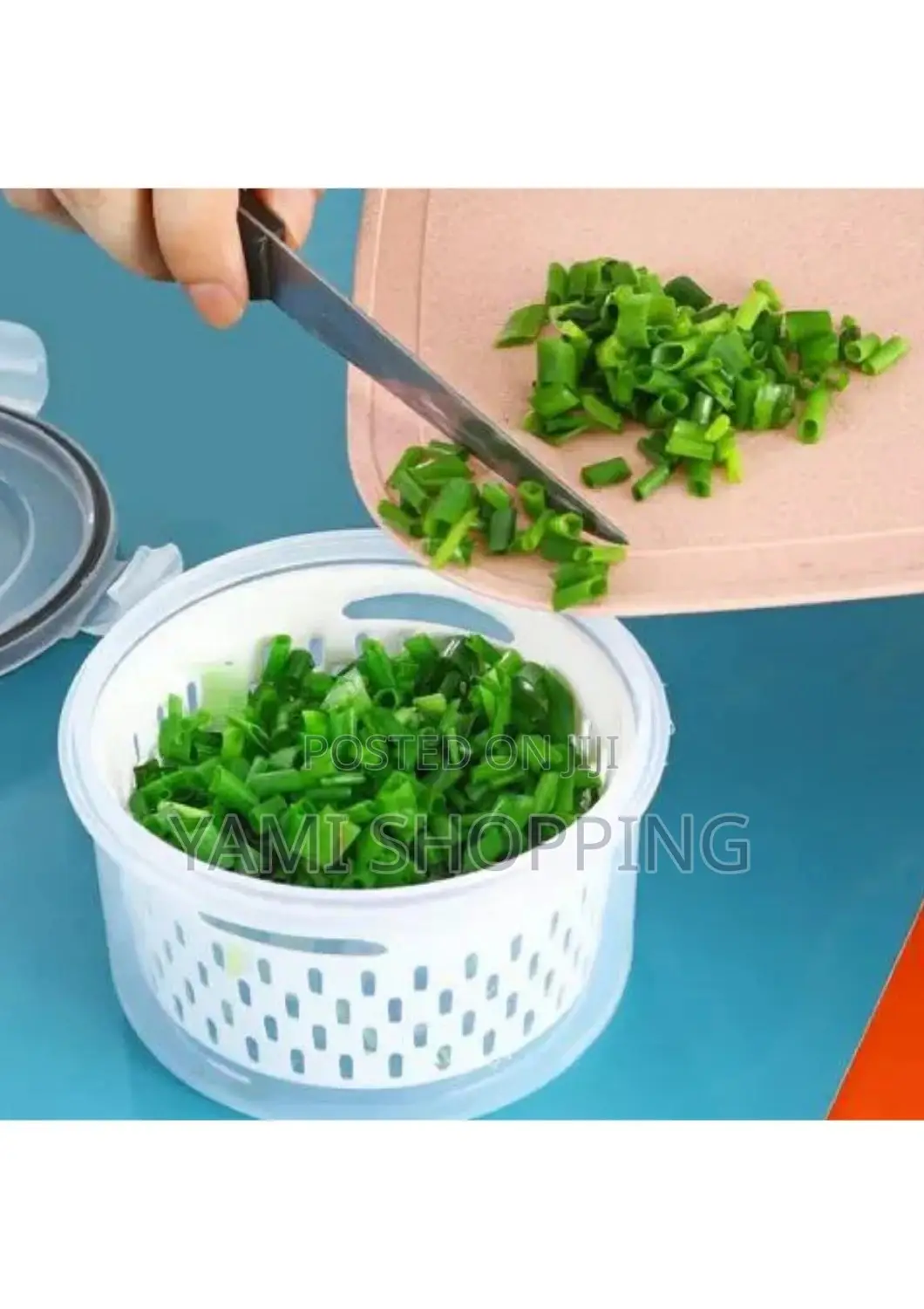  Four - Piece Set of Airtight Round Draining Crisper