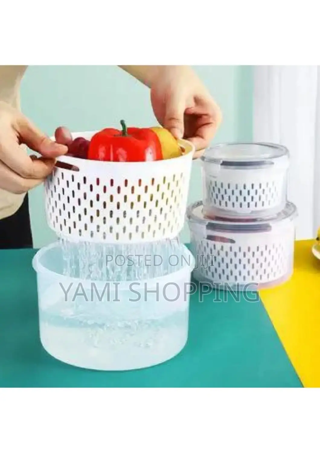  Four - Piece Set of Airtight Round Draining Crisper