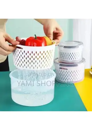  Four - Piece Set of Airtight Round Draining Crisper