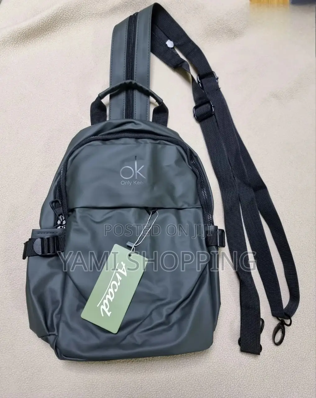  Multifunction Crossbody Bag/Backpack