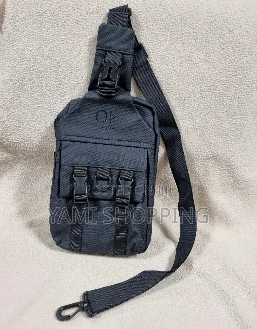  Multifunction Crossbody Bag