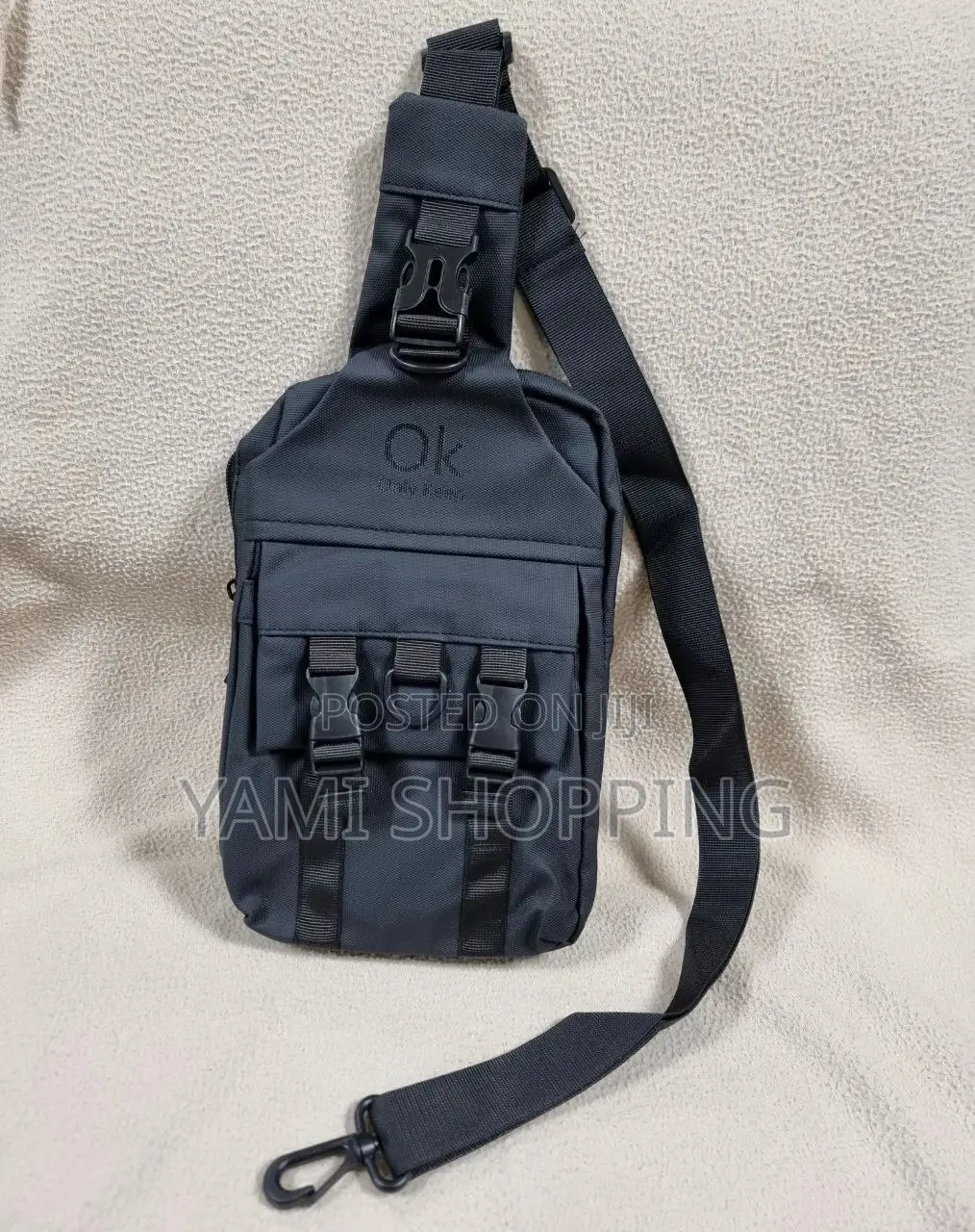  Multifunction Crossbody Bag