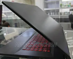 New Laptop MSI Katana 15 8GB Intel Core I7 SSD 512GB