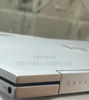 New Laptop HP Envy X360 13z 8GB Intel Core I7 SSD 512GB