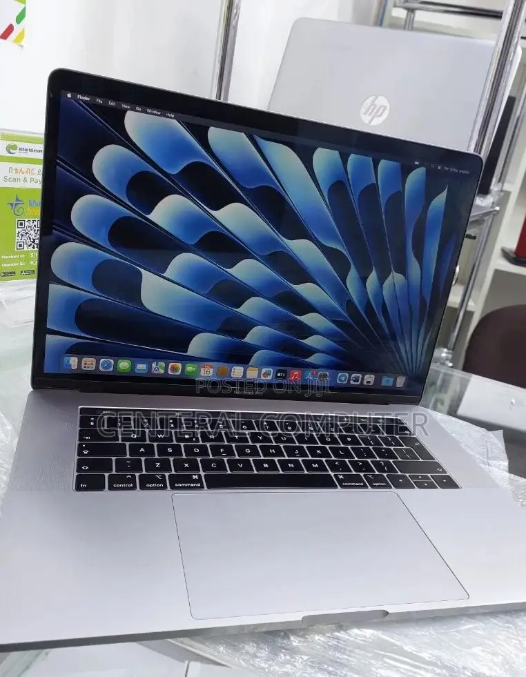 New Laptop Apple MacBook 2017 32GB Intel Core I9 SSD 1T