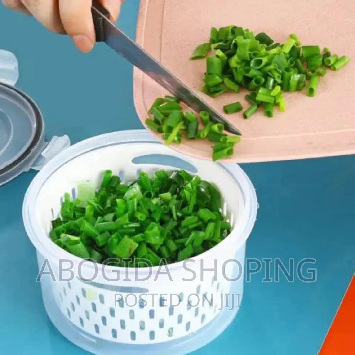 Four - Piece Set of Airtight Round Draining Crisper