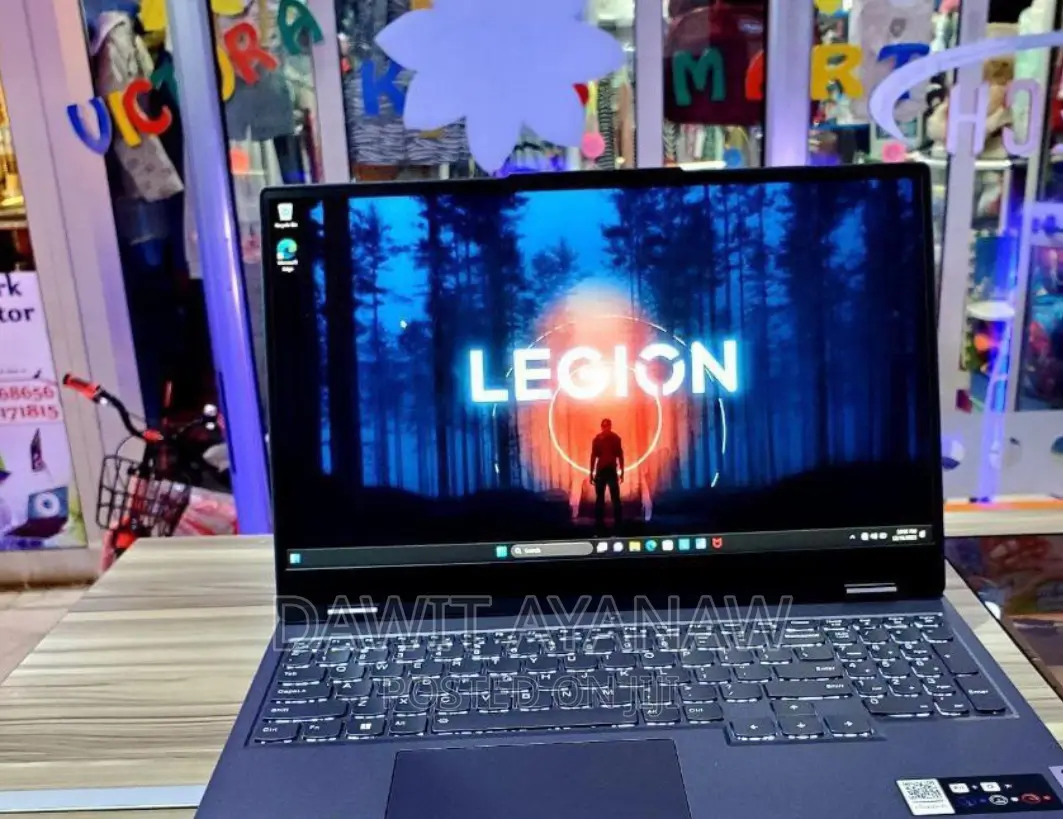 New Laptop Lenovo 16GB AMD Ryzen 7 SSD 512GB