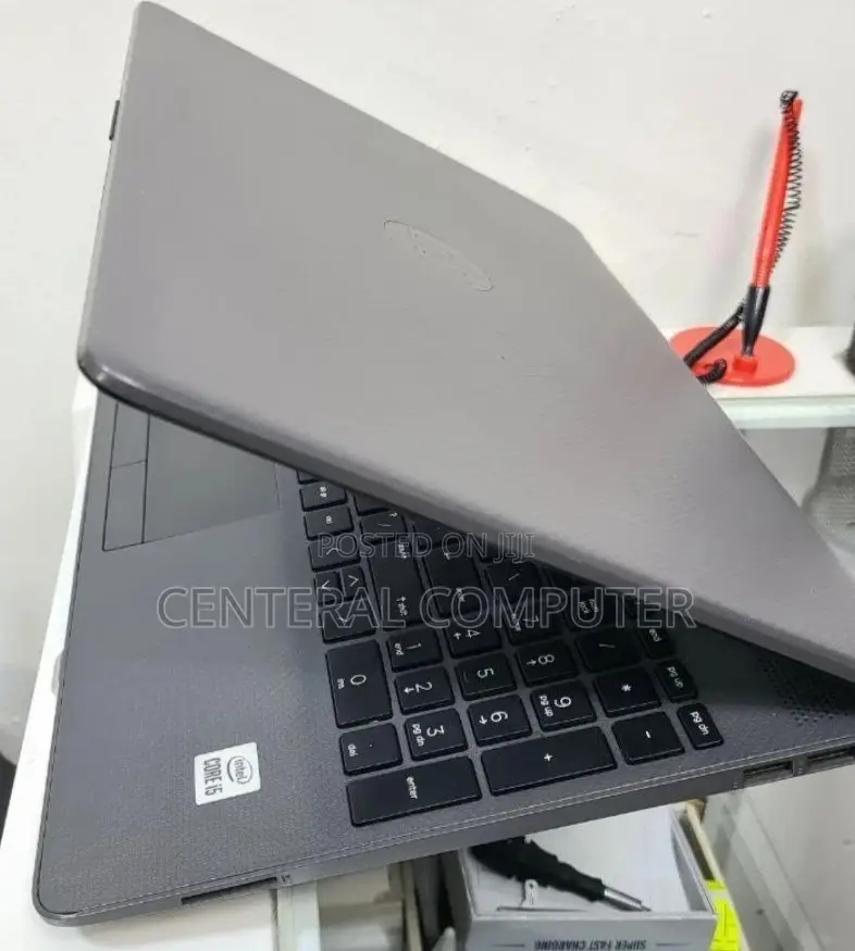 New Laptop HP 250 G8 8GB Intel Core I5 SSD 512GB